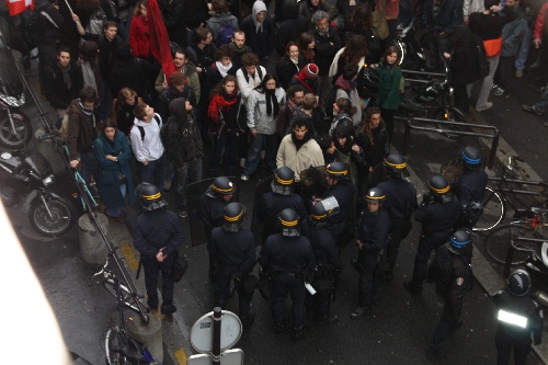 Occupation de la Sorbonne. Communiqués, vidéos & revue de presse 26/03/09.