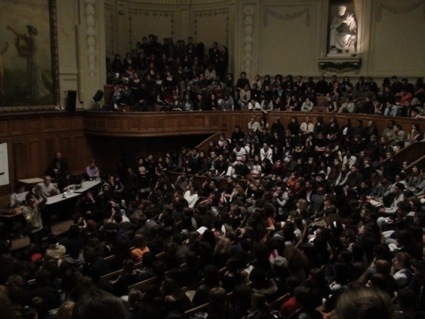 Etudiants et personnels de la Sorbonne revotent la grève (4-5-7-12-15 mai) + plusieurs UFR de Paris 1 votent la non-tenue des examens