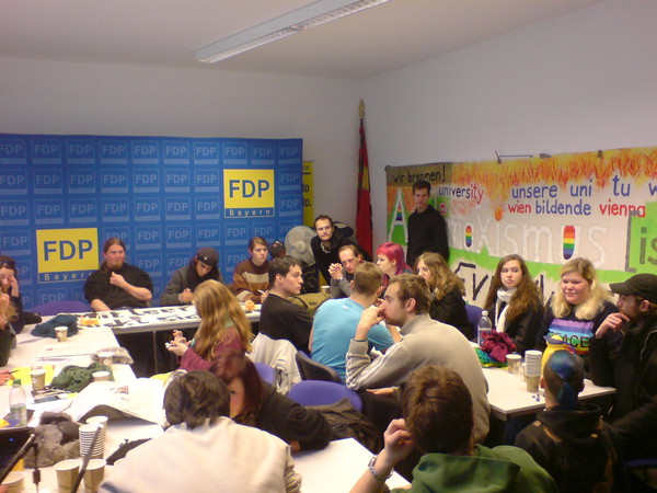 Le siège du FPD à Munich occupé par les étudiants -<em> FDP Zentrale in München von Studierenden besetzt</em> (13/01/09)