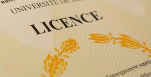 Nouvelle licence, nouvelle imposture