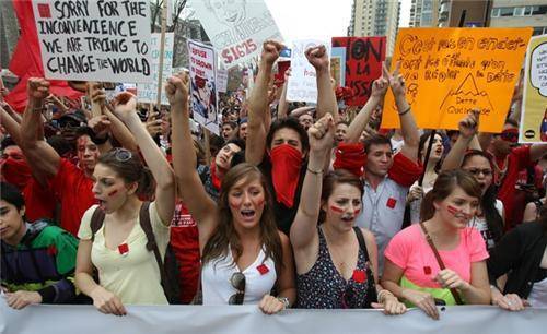 Manifestation en soutien au mouvement étudiant québécois, à Paris le 22 mai 2012